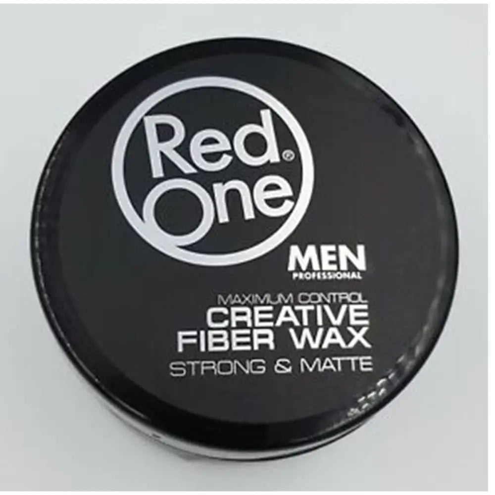 Cera Red One para hombres en envase negro, con fijación extra fuerte y acabado mate