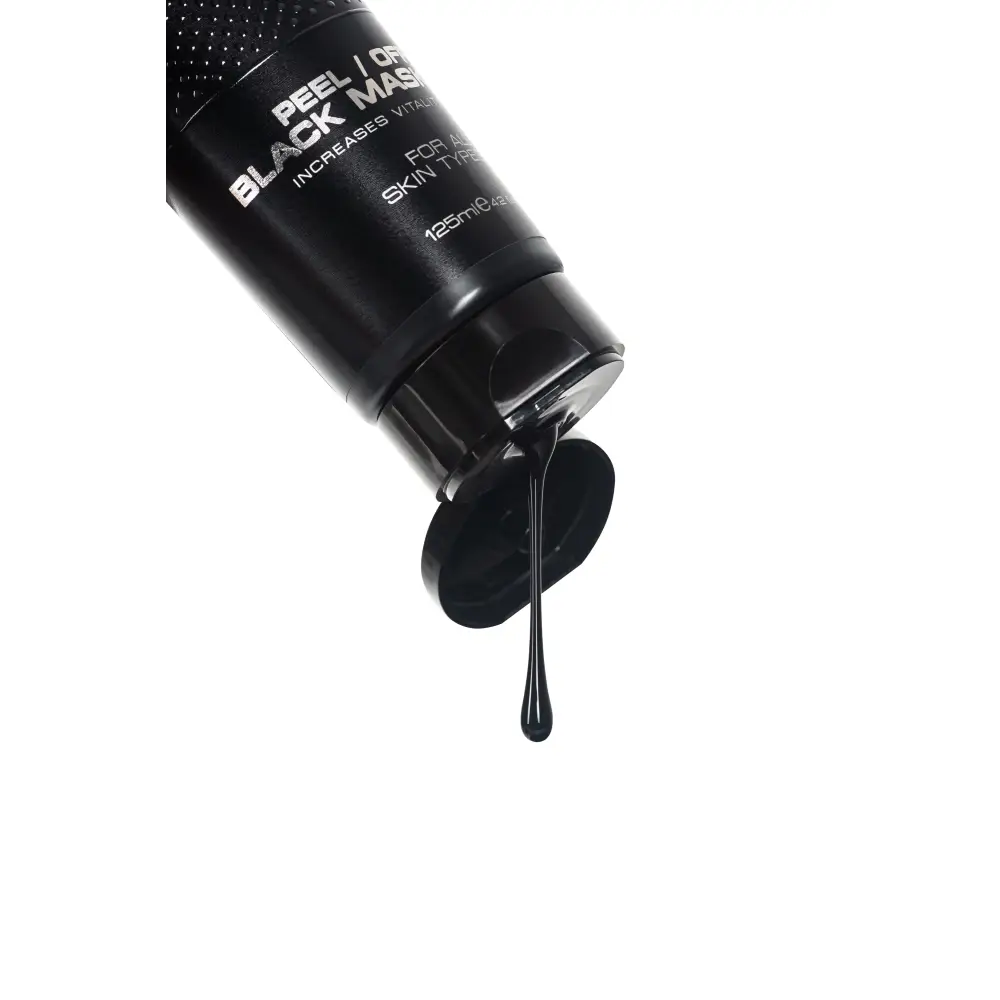 Botella de esmalte negro goteando, perfecta para usar con Mascarilla Facial Red One Peel