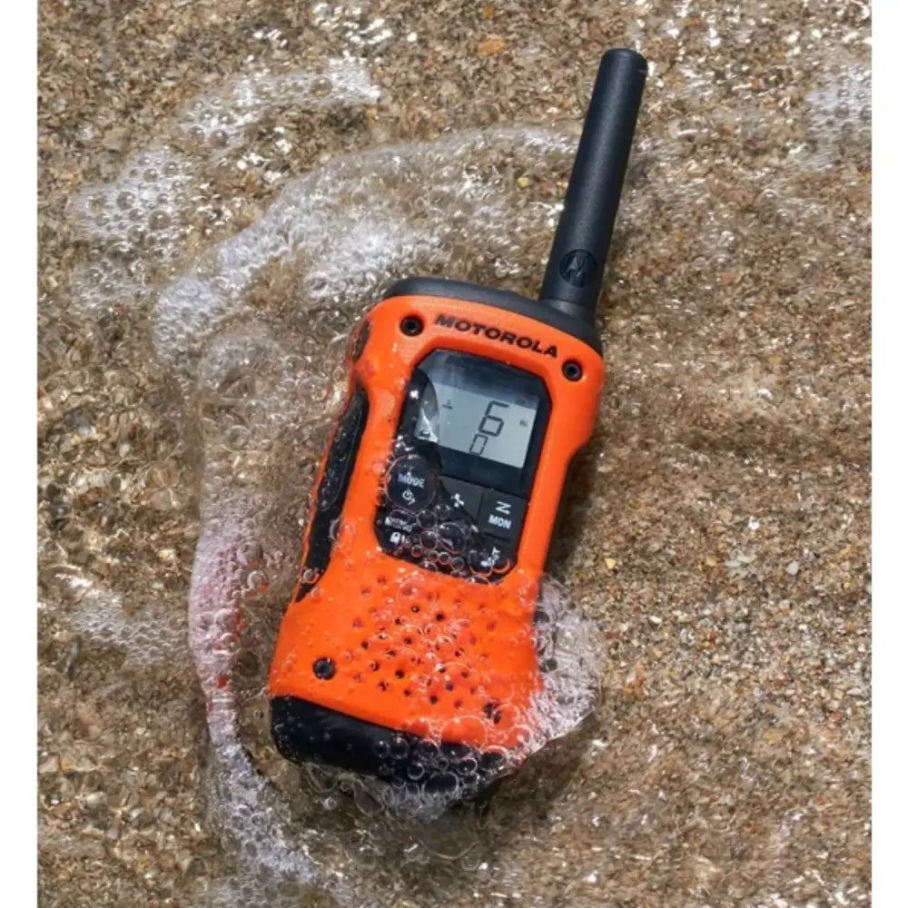 Walkie-talkie Motorola T605 Talkabout H2O 56km con gotas de agua, color naranja