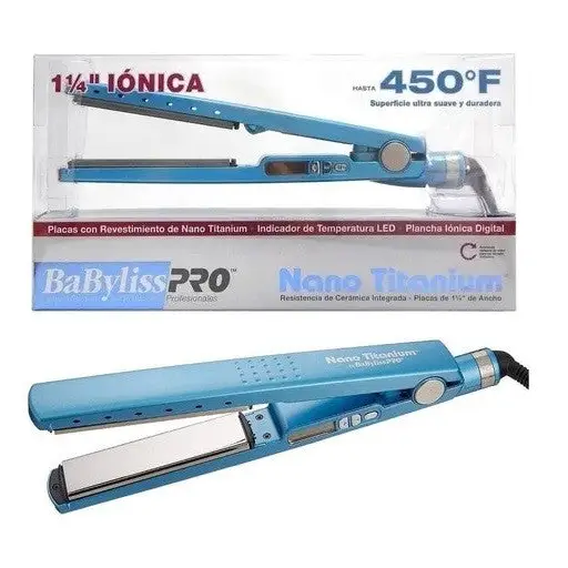 Plancha de Pelo BaBylissPRO Nano Titanium Celeste con pantalla LED y diseño moderno