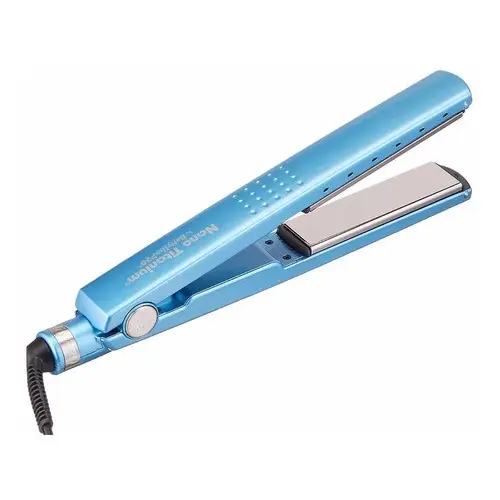 Plancha de pelo BabylissPRO Nano Titanium celeste con placas metálicas brillantes